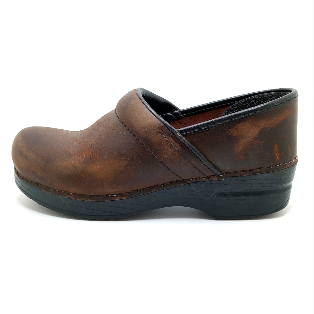 🔥CLOSING SALE DANSKO BROWN DISTRESSED Clogs sz38